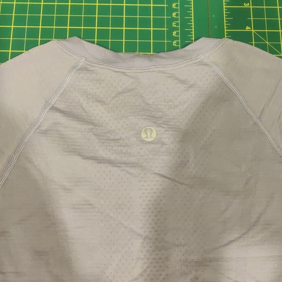 Women's White Short Sleeve Top - Picture 8 of 9